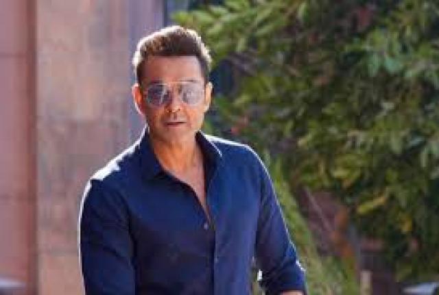  ಕೊರೊನಾ ವಾರಿಯರ್ಸ್ ಗೆ ಭಿನ್ನವಾಗಿ ವಂದಿಸಿದ ಬಾಬಿ ಡಿಯೋಲ್